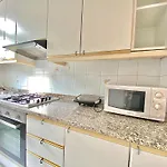 Wagner Home, Metro